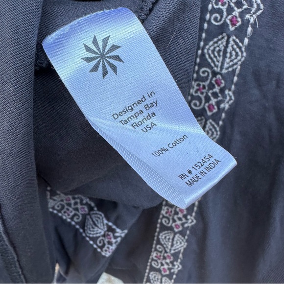 Caite Embroidered Top Handmade with Heart - Picture 10 of 12